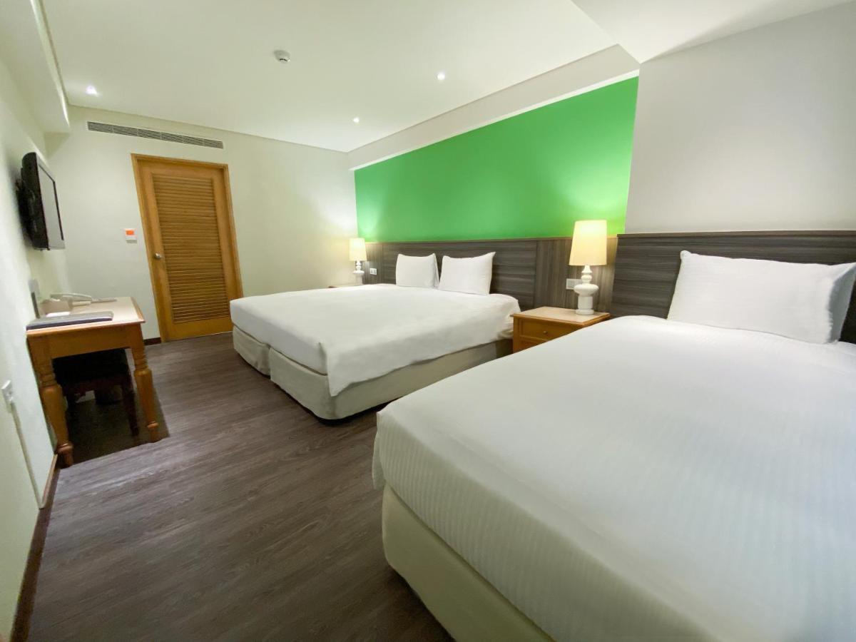 Green World Triple Beds Taipei Rum bild