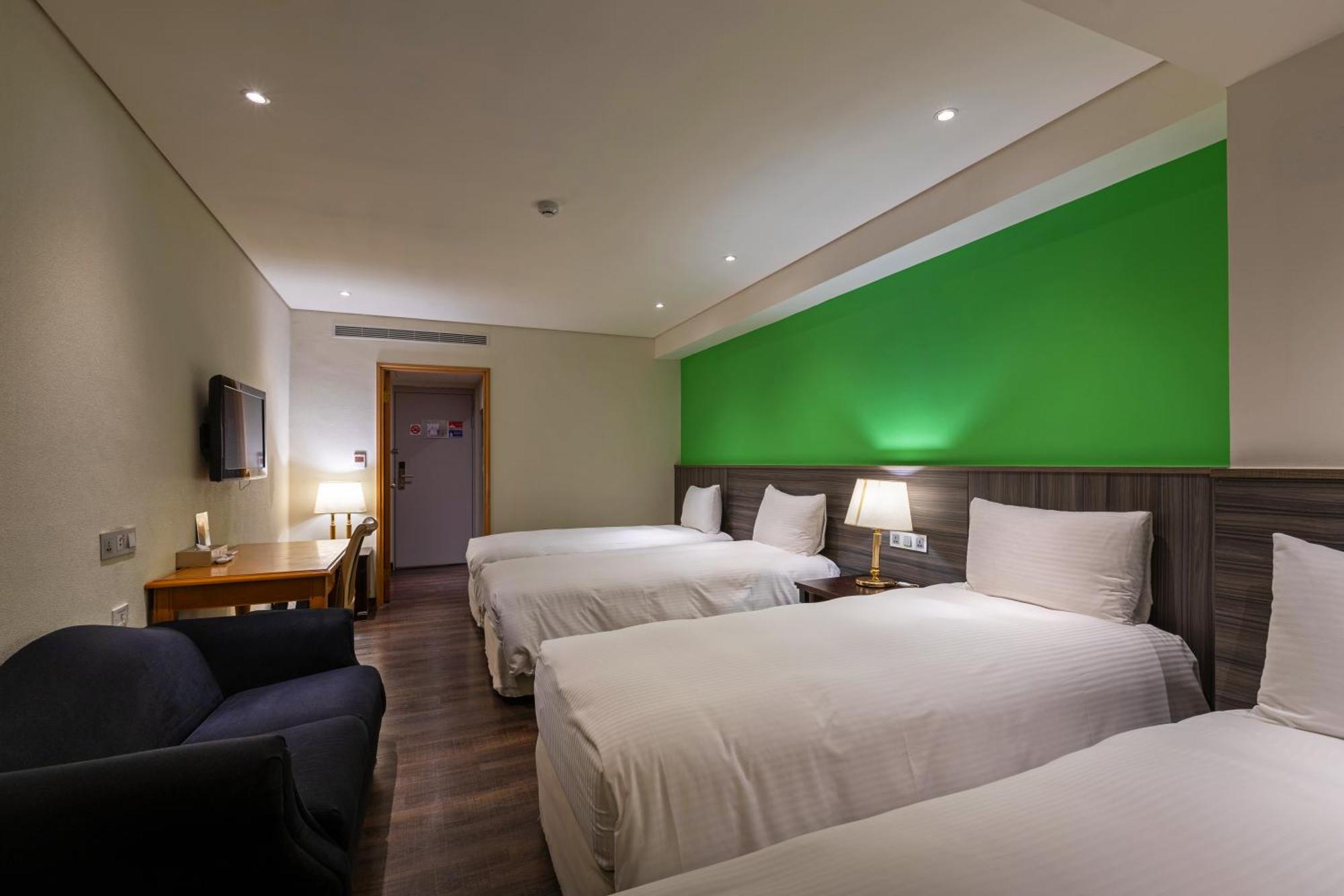 Green World Triple Beds Taipei Rum bild